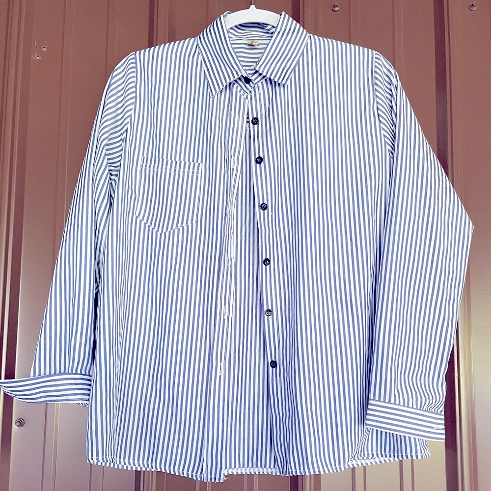 Lightweight Button Up in New Condition